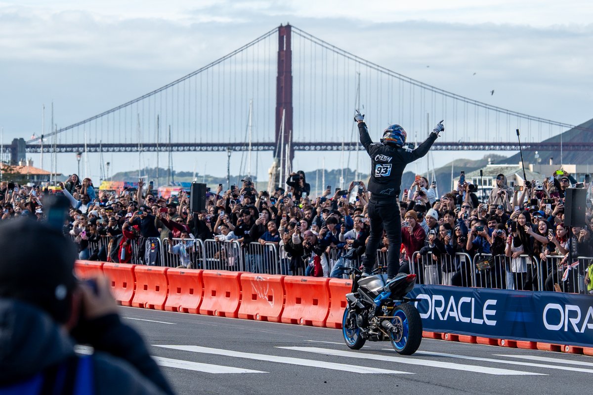 Over the weekend, Red Bull Racing hosted a show run at the SF Marina. It was definitely chaotic,  but overall was such a fun experience. It was my first time seeing and hearing F1 cars in person, and it got me even more excited to attend my first F1 race later this year.