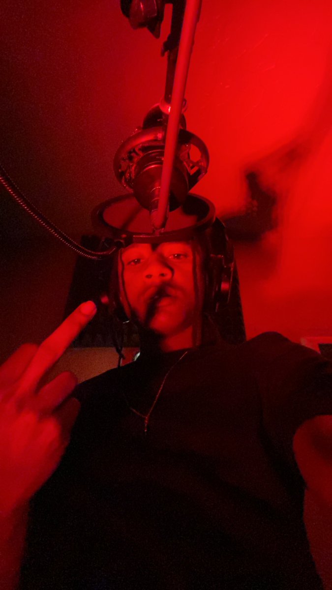 Fio_C4's tweet photo. I’m just waiting till my tape drop🫠🔗 https://t.co/kANmNJoDlR