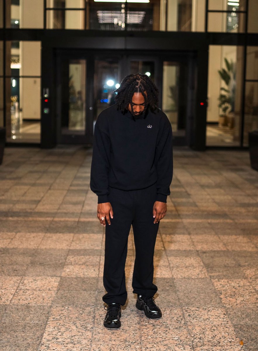 humbleant3's tweet photo. Most of them be mad cause I say what I think if I feel like I just can’t settle god can you please help me sit down in my seat https://t.co/K8FSdbgVji
