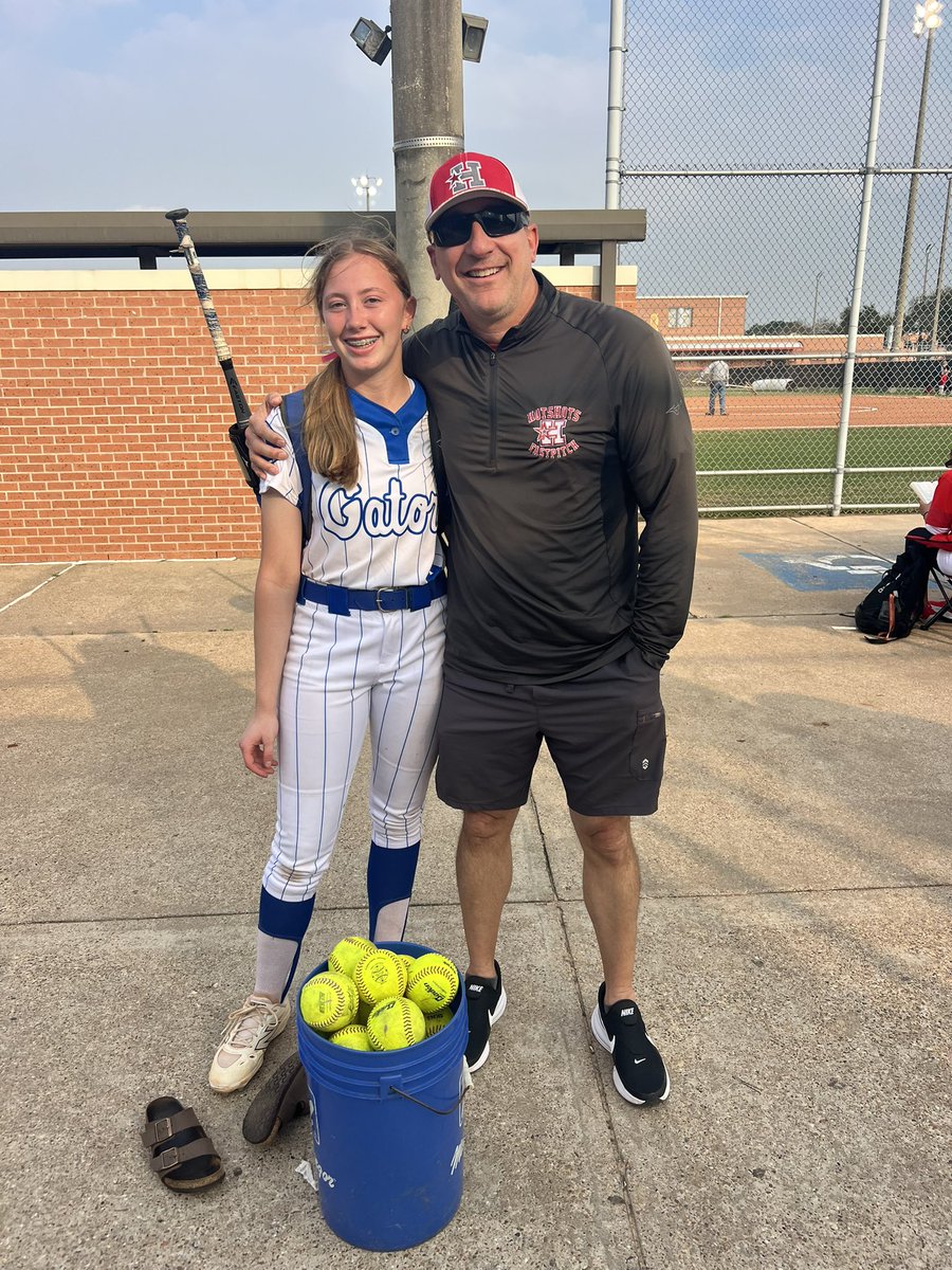 Elle Disibio tweet media