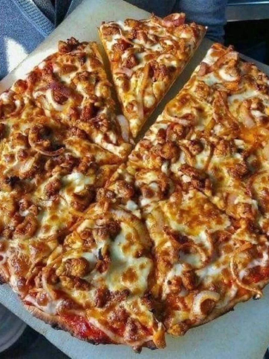 Is it acceptable to eat pizza for breakfast?