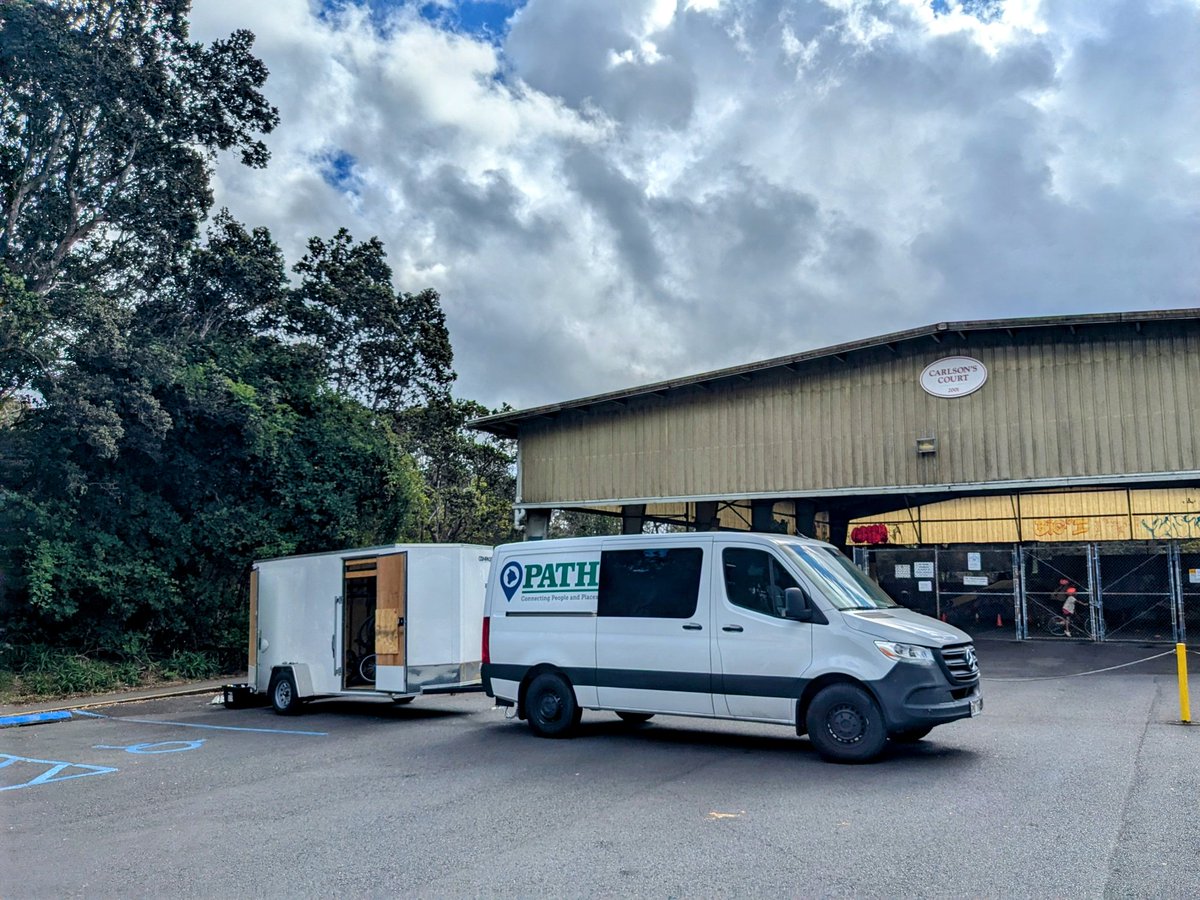 A shaggy sendoff this morning as I head to Volcano for PATH Bike Education Day 1..
#PATHHAWAII

#drinkhidrate
#xoskinusa
#hawaiiultra #teamfireball
Noxgear lighted vests for you and your pets noxgear.com/ref/joefirebal…