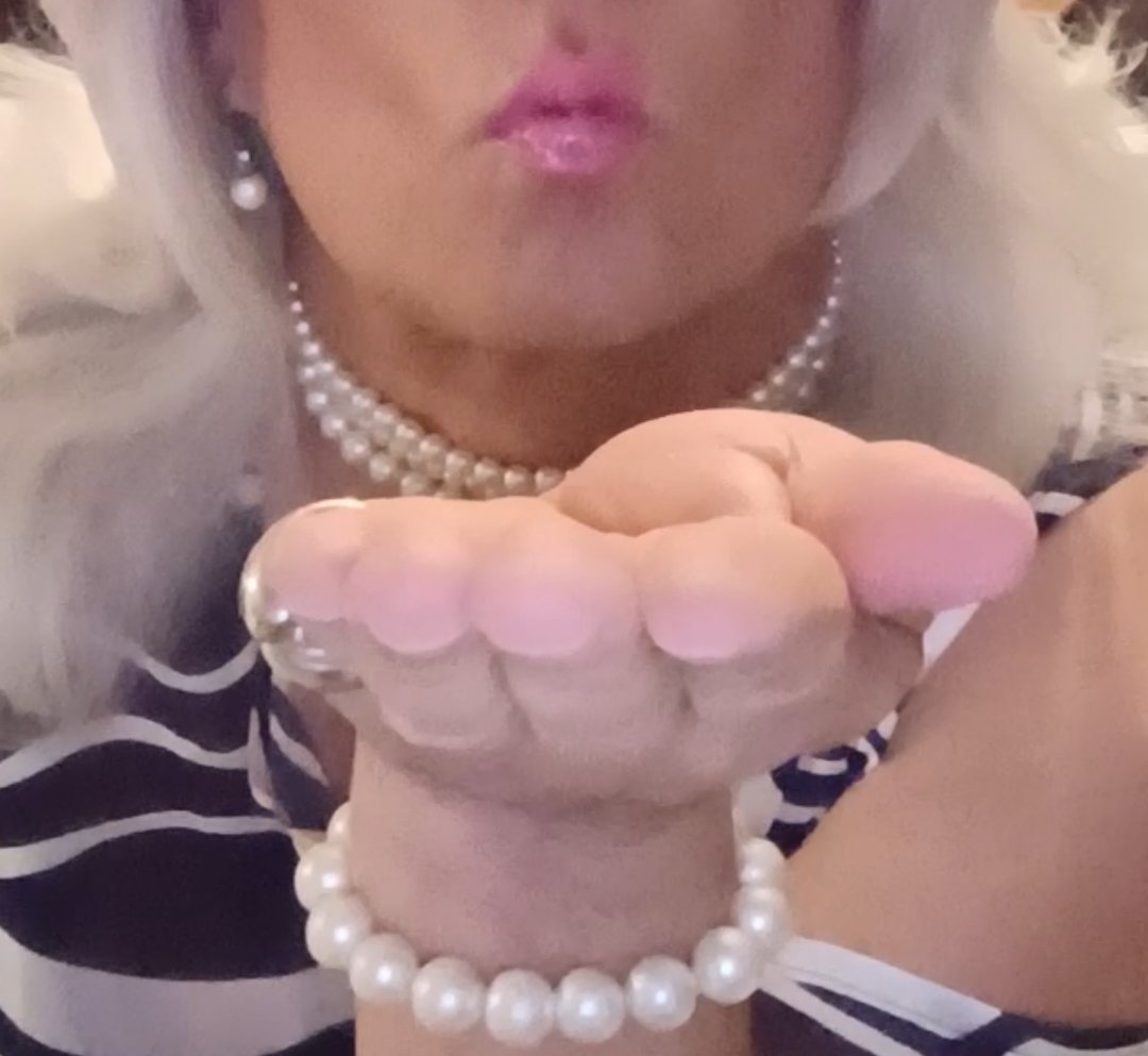 JV92955880's tweet image. Viendo quién se atreve a atraparlo... 👀

#XOXO #Besos #Kiss