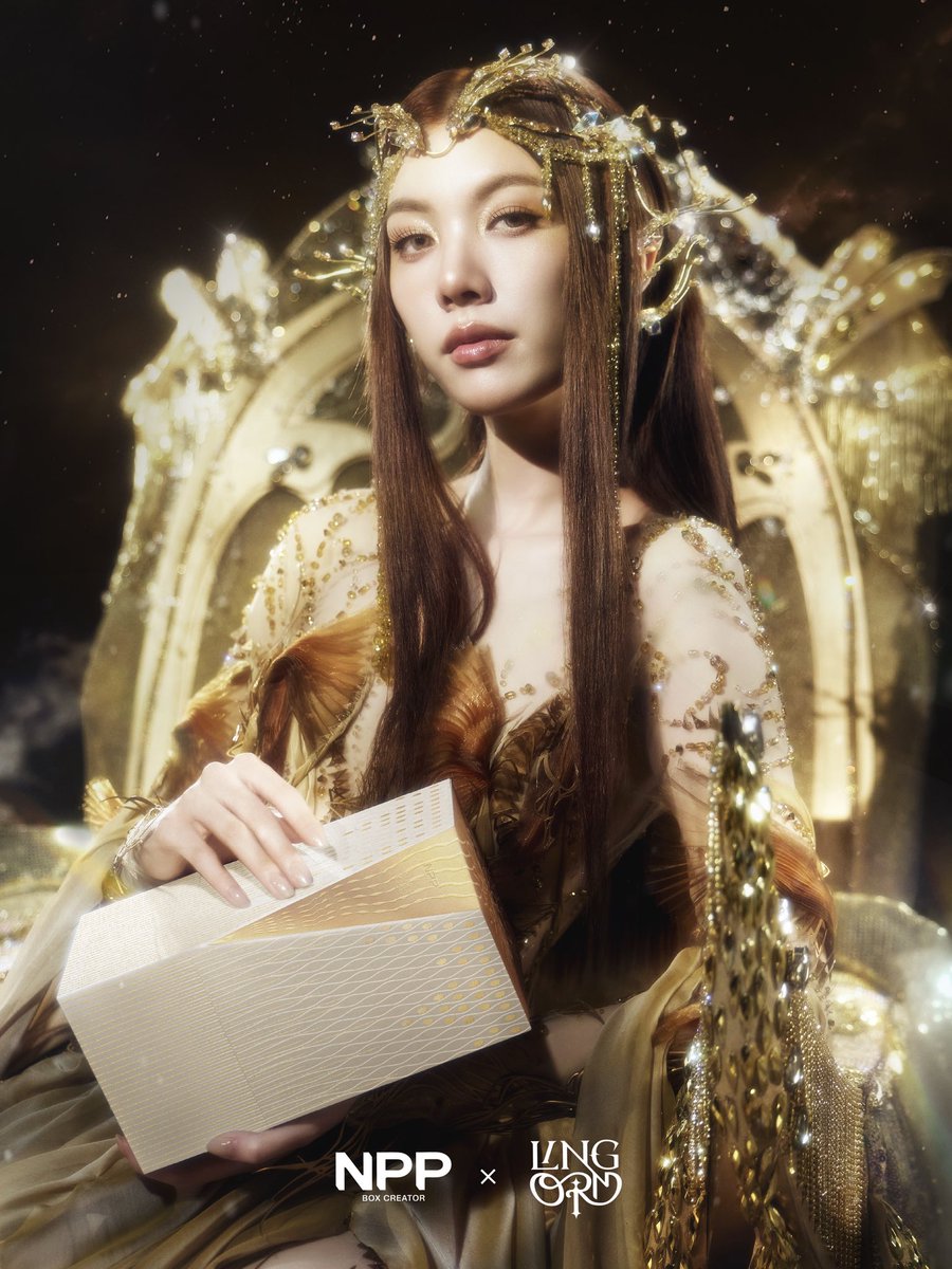 #NPPxLINGORM 
【CONCEPT PHOTO 1】 7/9
ORM —  THE SUNLIT GODDESS ☀️✨

𝑆ℎ𝑒 𝑏𝑒𝑐𝑜𝑚𝑒𝑠 𝑡ℎ𝑒 𝑙𝑖𝑔ℎ𝑡 𝑏𝑒𝑦𝑜𝑛𝑑 𝑡ℎ𝑒 𝑑𝑎𝑤𝑛.
𝐵𝑟𝑖𝑔ℎ𝑡. 𝑅𝑖𝑠𝑖𝑛𝑔. 𝐸𝑛𝑑𝑙𝑒𝑠𝑠.
𝑀𝑜𝑣𝑖𝑛𝑔 𝑡𝑜𝑤𝑎𝑟𝑑 𝑤ℎ𝑎𝑡 𝑖𝑠 𝑚𝑒𝑎𝑛𝑡 𝑡𝑜 𝑏𝑒 𝑓𝑜𝑢𝑛𝑑.

#NPP_LOVEORBIT  💜💫