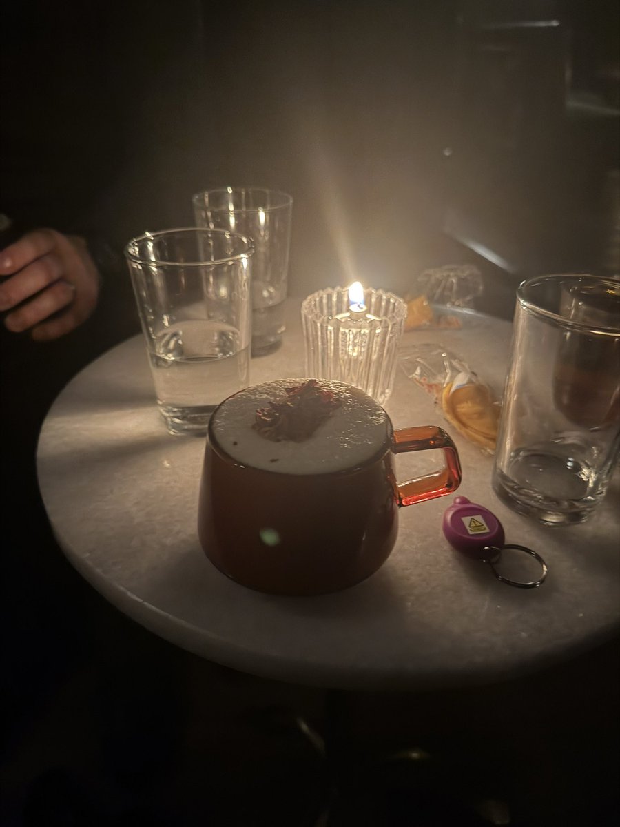 Nuggetizer's tweet photo. Me and my cocktail https://t.co/9UinVciHlh