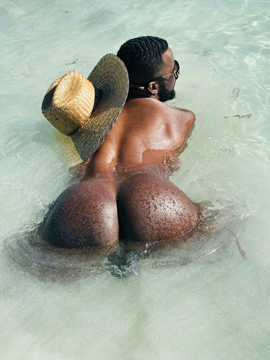 Prince Derek Doll ™ tweet media