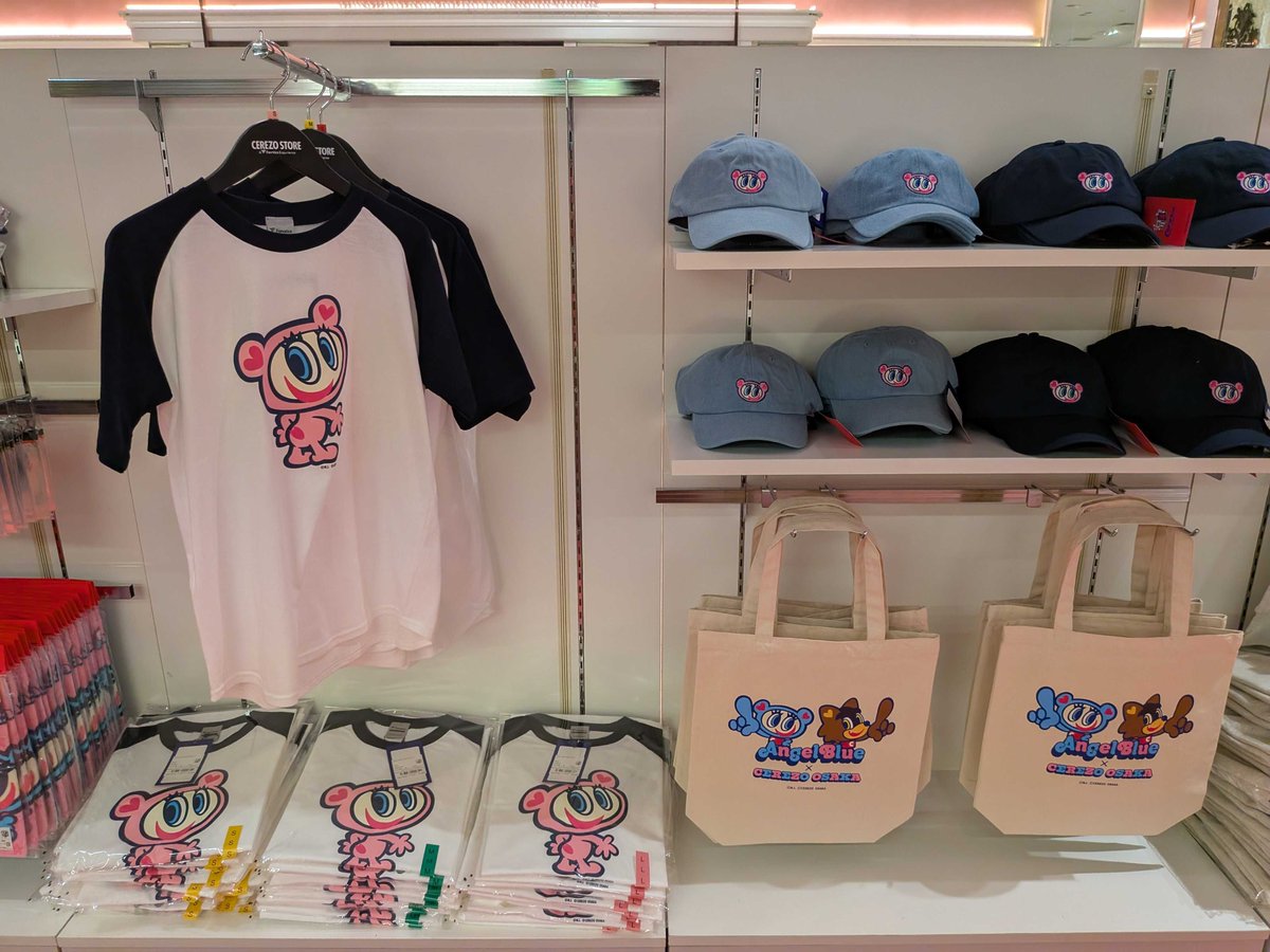 cerezo_goods's tweet photo. 🌸CEREZO POP UP STORE🌸

大丸梅田店のストアがオープン🎊
「URBAN RESEARCH」や「ナルミヤキャラクターズ」とのコラボグッズをはじめ、たくさんのグッズを販売しています✨
ぜひお立ち寄りください！

出店詳細👉https://t.co/giymlWwlSA

#セレッソ大阪
#セレッソグッズ