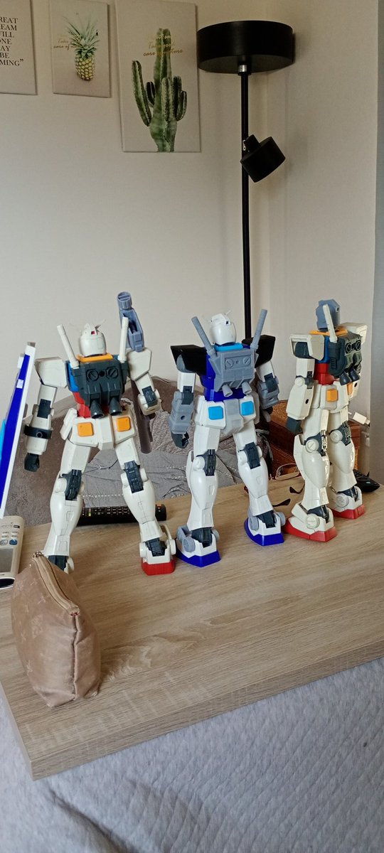 1/48 メガサイズガンダム系作成中の物 左 ジム 今回、作り直しでver2.0