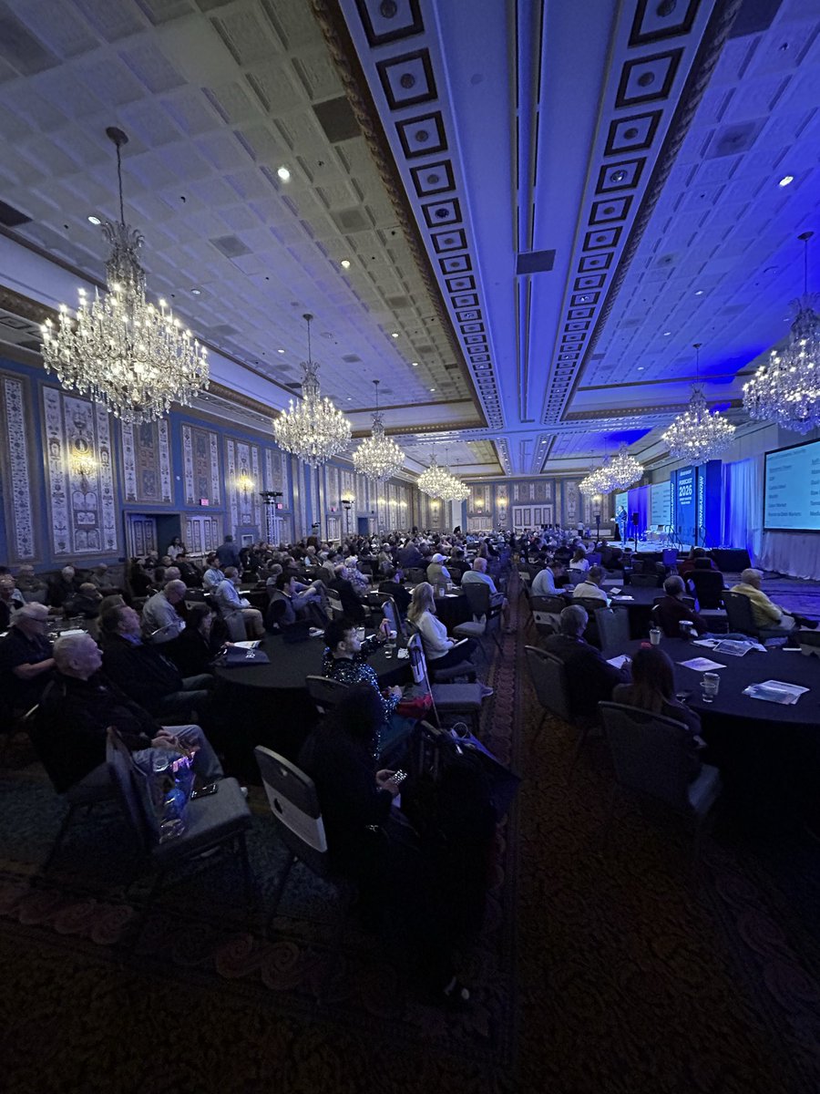 Mike Larson tweet media