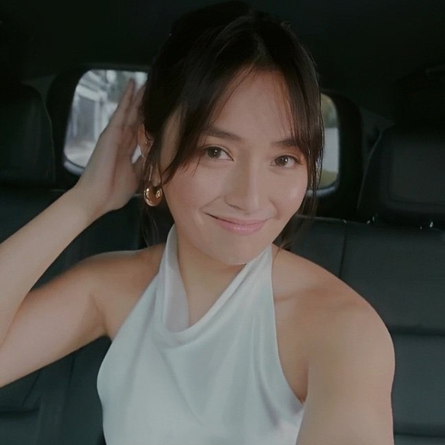 She wasn't built to fit the mold, she was built to redefine it. Kathryn stands tall in her own skin, showing that flaws aren't weaknesses-they are signatures of someone brave enough to be real!

Just be you Mown 💪💪💪
