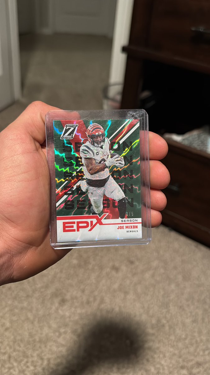 ConnerW_02's tweet photo. @Joe_MainMixon yo Joe, could I get you to sign this card? My girl snagged it for me from a card shop for Valentine’s Day. You’re my all time favorite bengals running back, would be sick to have it signed. Send me a message! https://t.co/VItDnduqnZ