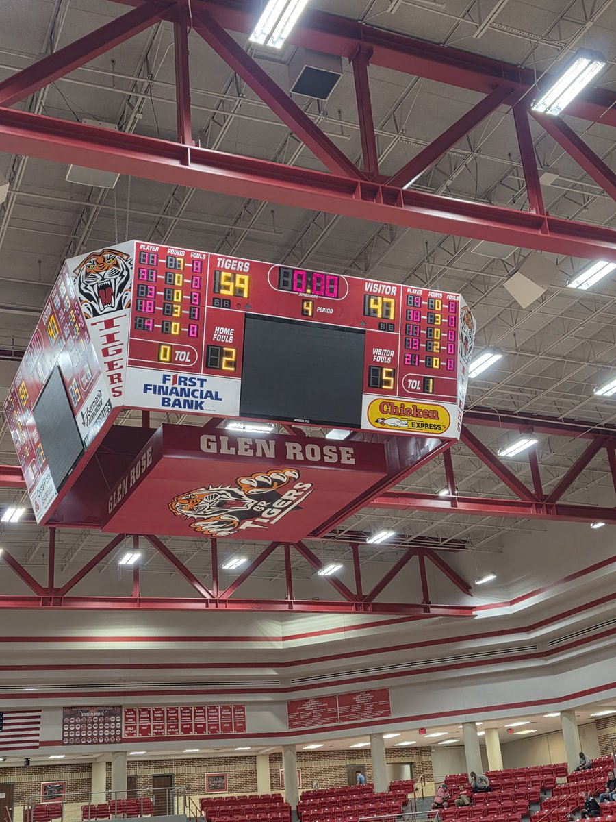 cmdawkins13's tweet image. Wasn't the most esthetically pleasing, but a win is a win. The U defeats Ennis 59-47 and advances. Next up...the winner of South Oak Cliff and Woodrow Wilson. #UHSvsEnnis #PlayoffBasketball #OnToTheNextOne #SurviveAndAdvance #IBleedPurple #UHS 🏀🏀 @WacoUbasketball