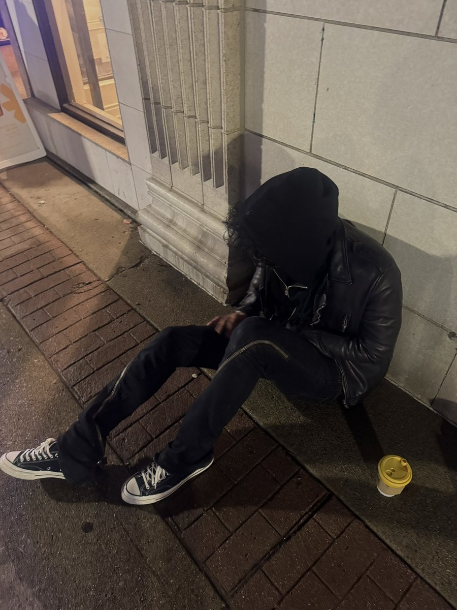 ‎ ‎ . tweet media