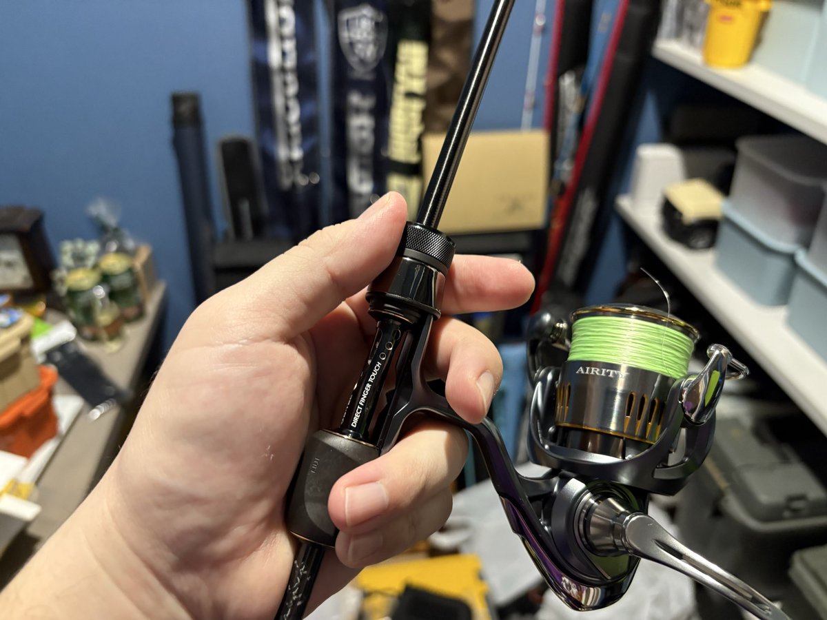 18_FANTASTICK's tweet photo. スケルトンシート童貞も捨ててきました！不慣れゆえの違和感は数投すればなくなります(￣□￣

今までは竿にリールが乗っている、竿とリールシートを握っているという認識でしたが

リールから竿が生えている、リールフットを握っているという感覚にシフトできました https://t.co/JBfmHiGcy7