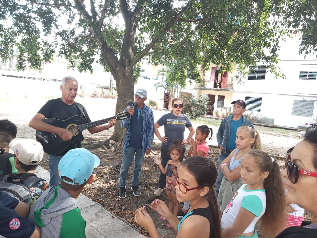 La Cultura en el barrio, esta vez en el Micro I del Consejo Popular de Florencia.
#LaCulturaEnBuenasManos 
#LatirAvileño 
#FlorenciaVaConTodo