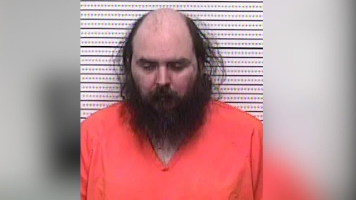 DISTURBING: A Kentucky man covered in fur is accused of having sex with a dead deer on the side of the road, police said. 

fox19.com/2026/02/22/owe…

Not surprised, it’s Kentucky 🫣