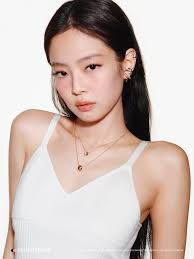 lesblinkot4's tweet photo. JENNIE de BLACKPINK donó 100 millones de wones, incluidas las ganancias de su exhibición de fotografías 'J2NNI5' realizada en enero y sus propios fondos personales, al Banco de Carbón para ser utilizados en la campaña 'Aumentar la temperatura de Corea en 1 grado' que estoy llevando a cabo para ayudar a las personas mayores que necesitan briquetas.

Para algunos, las briquetas no son una opción, sino una necesidad para sobrevivir el invierno.