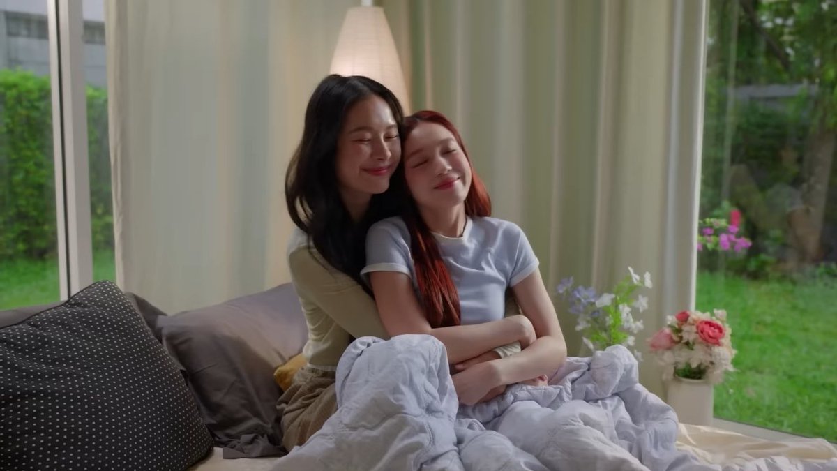 ซีรี่ย์เหมือนแนวฟีลกู๊ด ยิ้มแฉ่ง อมยิ้ม ตาลุกวาว ลดแสงหน้าจอ ปั่นยอดวิว😳😎

#GirlRulesSeries 
#มิ้ลค์เลิฟ #MilkLove