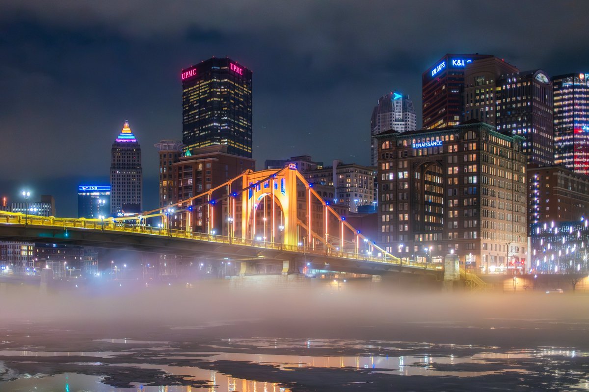 Finally getting the chance to go through some foggy images from last week in #Pittsburgh, and here's one of the more unique scenes I saw that night. The fog was so thick, but just right at river level; above was completely clear. Really gave the scene an eerie vibe.
