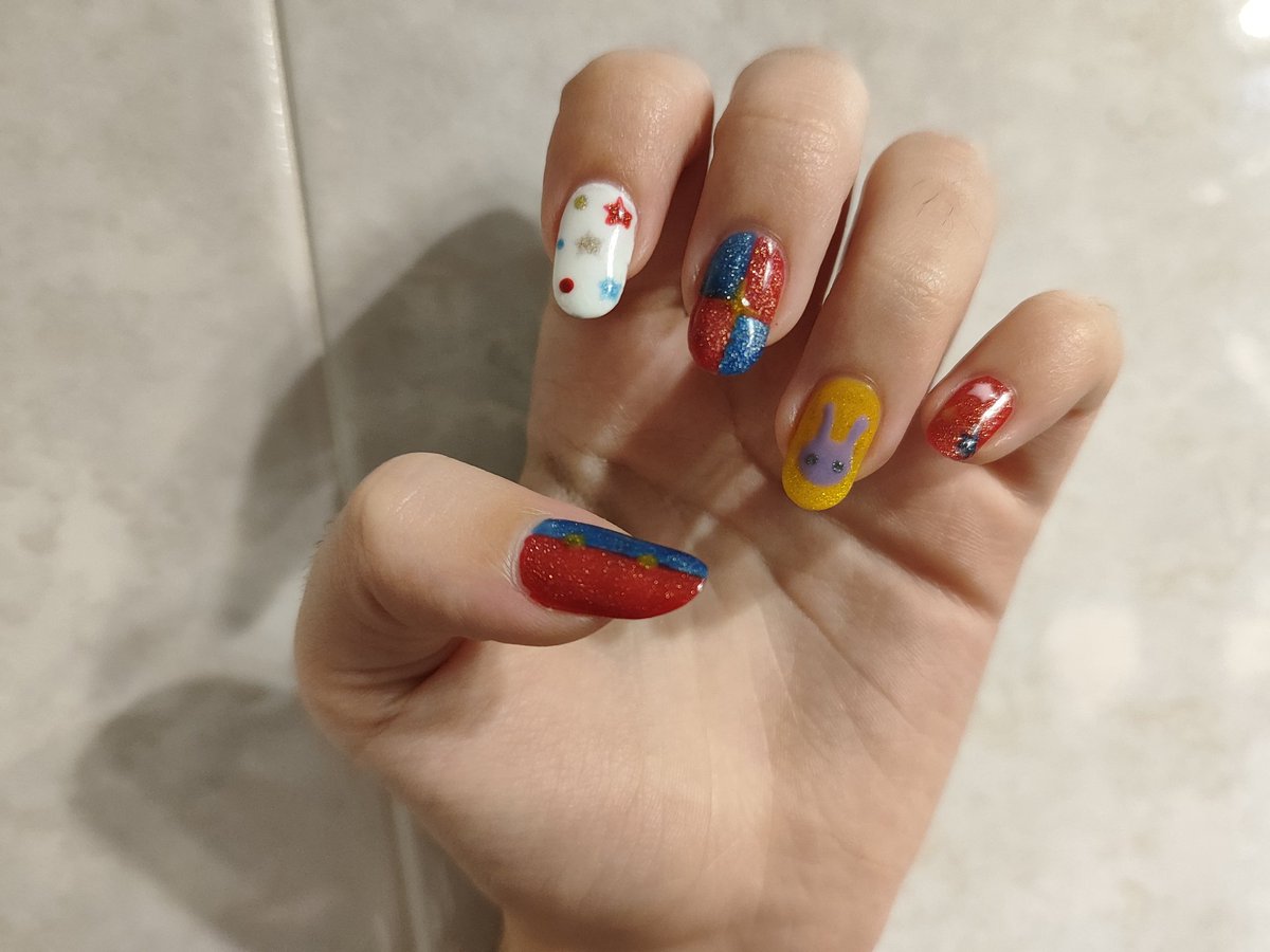 Behold!! The funnybunny Nails! (i'm going insane) 
Pomni nails design by ToxRatxx on Pinterest :D
#tadc #funnybunny #ineedchap8now