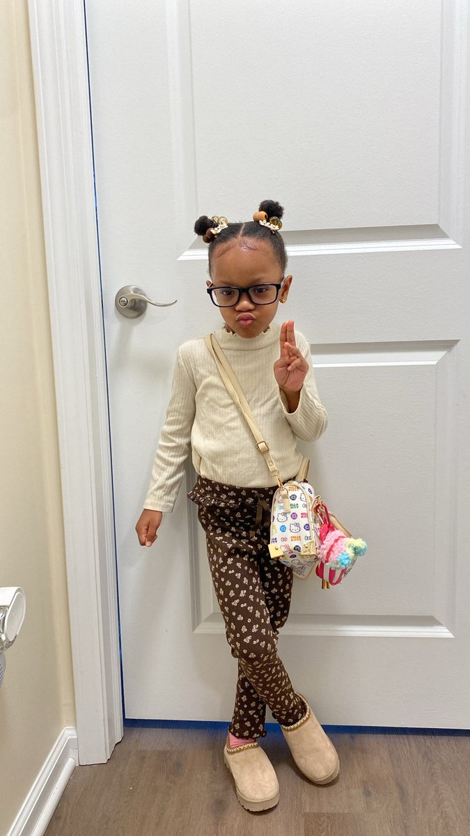 LYNN🩶 tweet media