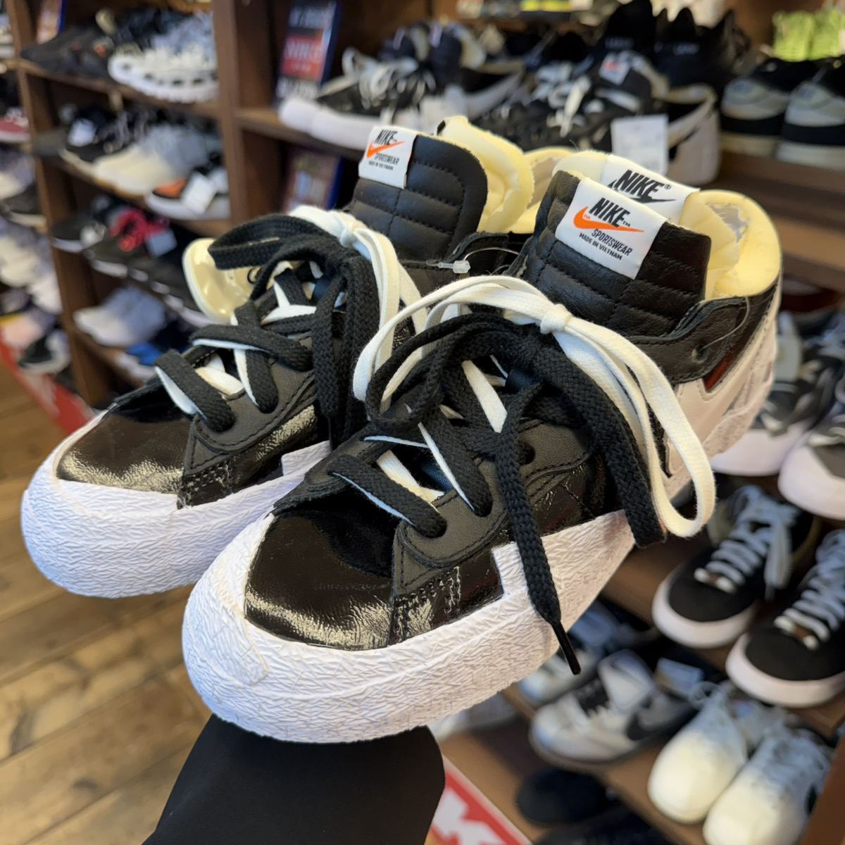 ?おたいちスニーカー入荷情報 ? sacai × Nike Blazer Low 