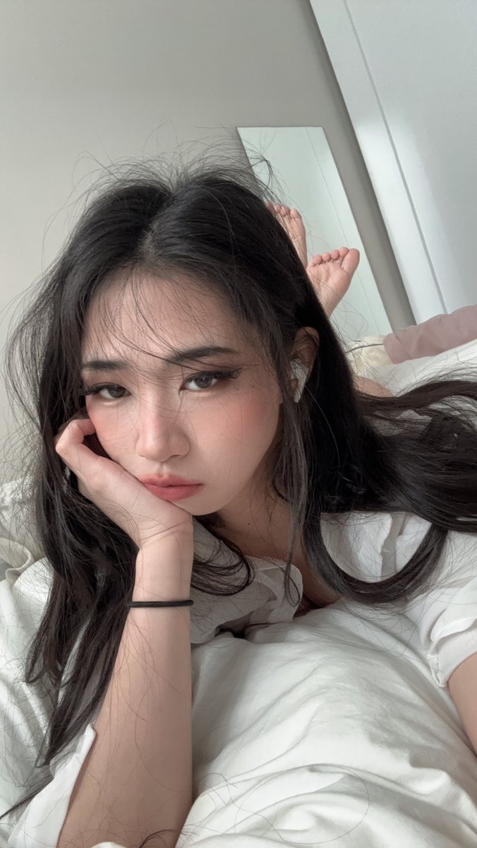 nnari ღ tweet media