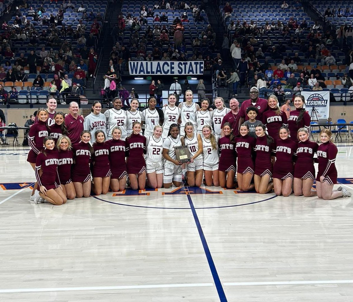 GuntersvilleAth's tweet photo. @gvilleboysbball @ghsladycathoops Final Four Bound! https://t.co/gx8omJDIdJ