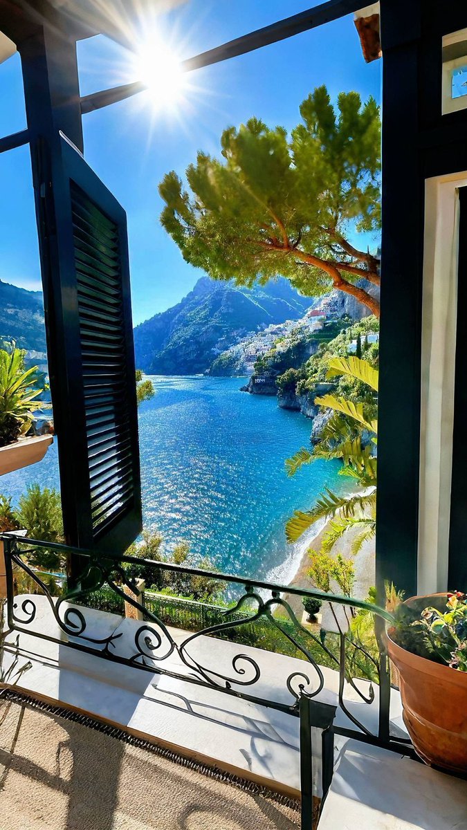 aestheticspost_'s tweet image. Italy