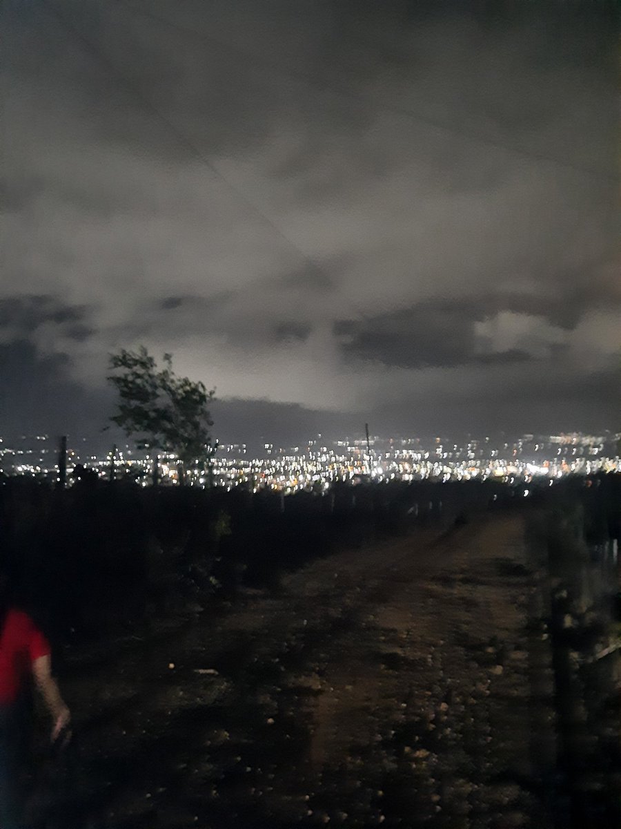 La Noche ..
Y 
Yo ....