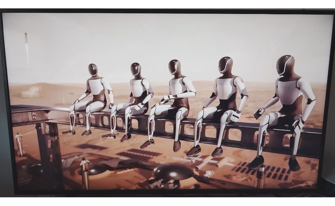 0Kiwii3's tweet photo. Comparing Power:

Elon Musk:
- Burned Billions of $$
- Gaining a complete planet

Russia // Kremlistan:
- Burned Billions of $$
- lost 1 million Human children 
- gained some square kilometers 

My question:
Does humanity really need War Conflicts to gain new Territory?? https://t.co/sy3JN8dupx
