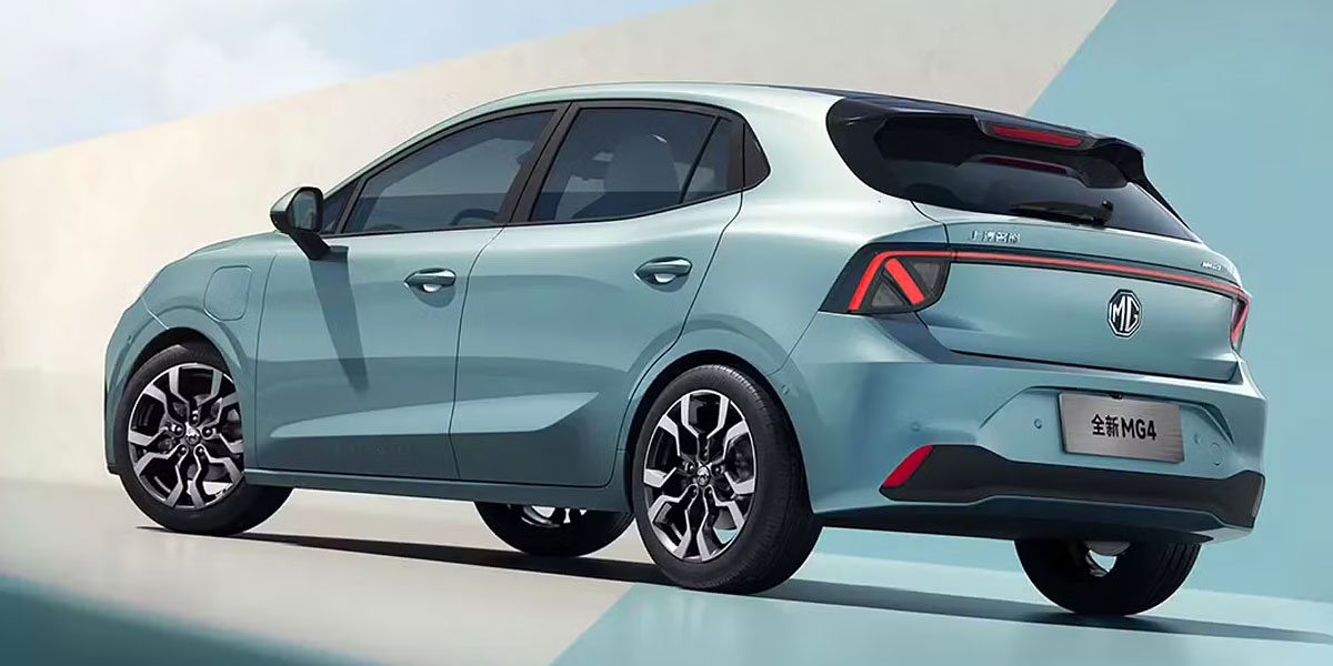 Motor_Watt's tweet photo. MG MG4 2026 is an electric hatchback produced by SAIC Motor. It features a 61.7 kWh battery, 450 km WLTP range. Starting at $27,900 (€23,692). https://t.co/aNOECUnSW3 #MG4 #EV #ElectricCar #EVs #ElectricVehicle #motorwatt https://t.co/01og5u6GDi