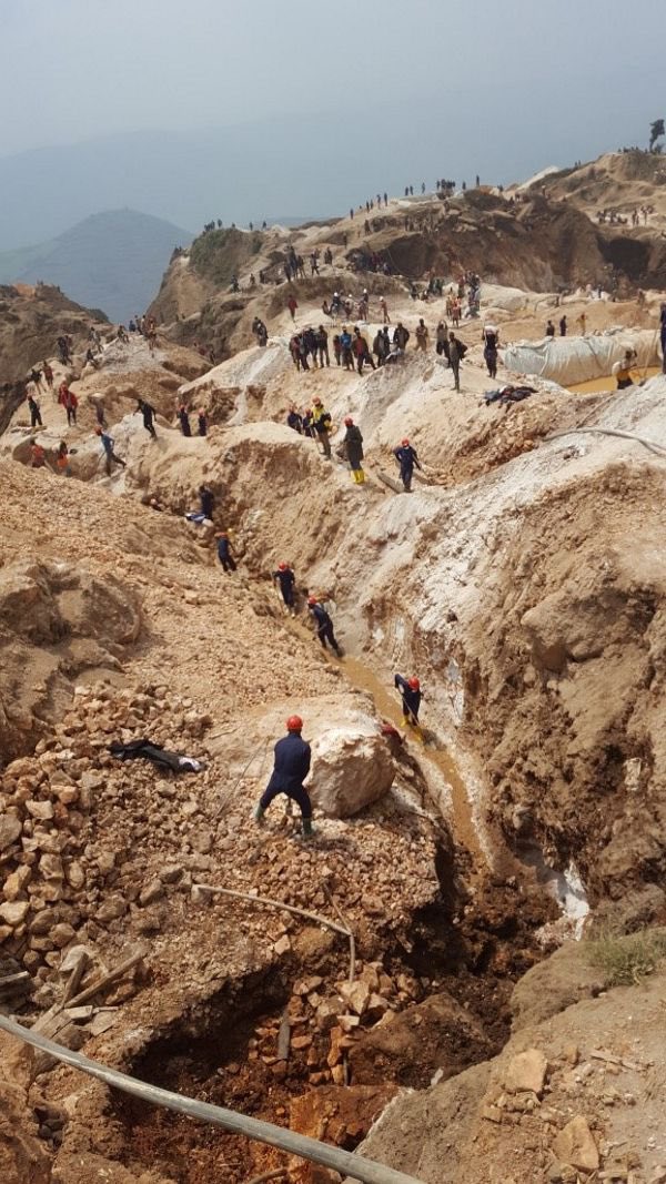 chrisci29's tweet photo. **🚨🇨🇩 #Rubaya #NorthKivu**
FARDC & Wazalendo just kilometers from the Rubaya mining site! 🔥
More determined than ever to crush M23 invaders & liberate this rich coltan zone. No retreat — victory incoming! 💥 #FARDCStrong #RDC https://t.co/fITDayTJ77