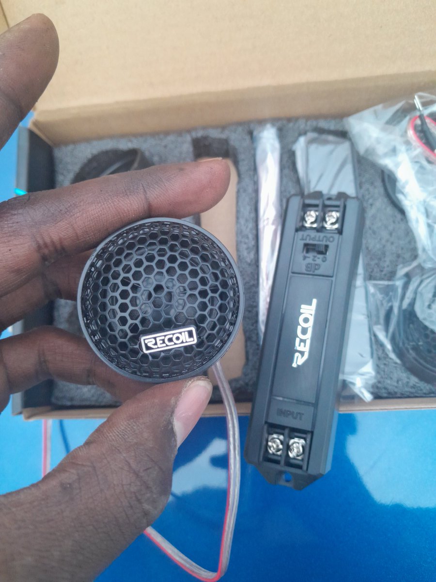 boombox_audioke's tweet photo. 🔊 Recoil RET1 1” Tweeters 🔥
Clean, crisp highs 🎶
Powerful sound clarity ✨
Compact size, big performance 💪
Perfect upgrade for your car audio! 🚗🔊
DM to order 📩
#RecoilAudio #CarAudioKE #Tweeters #SoundUpgrade #CleanSound #NairobiCars https://t.co/QcwuvAj9ua