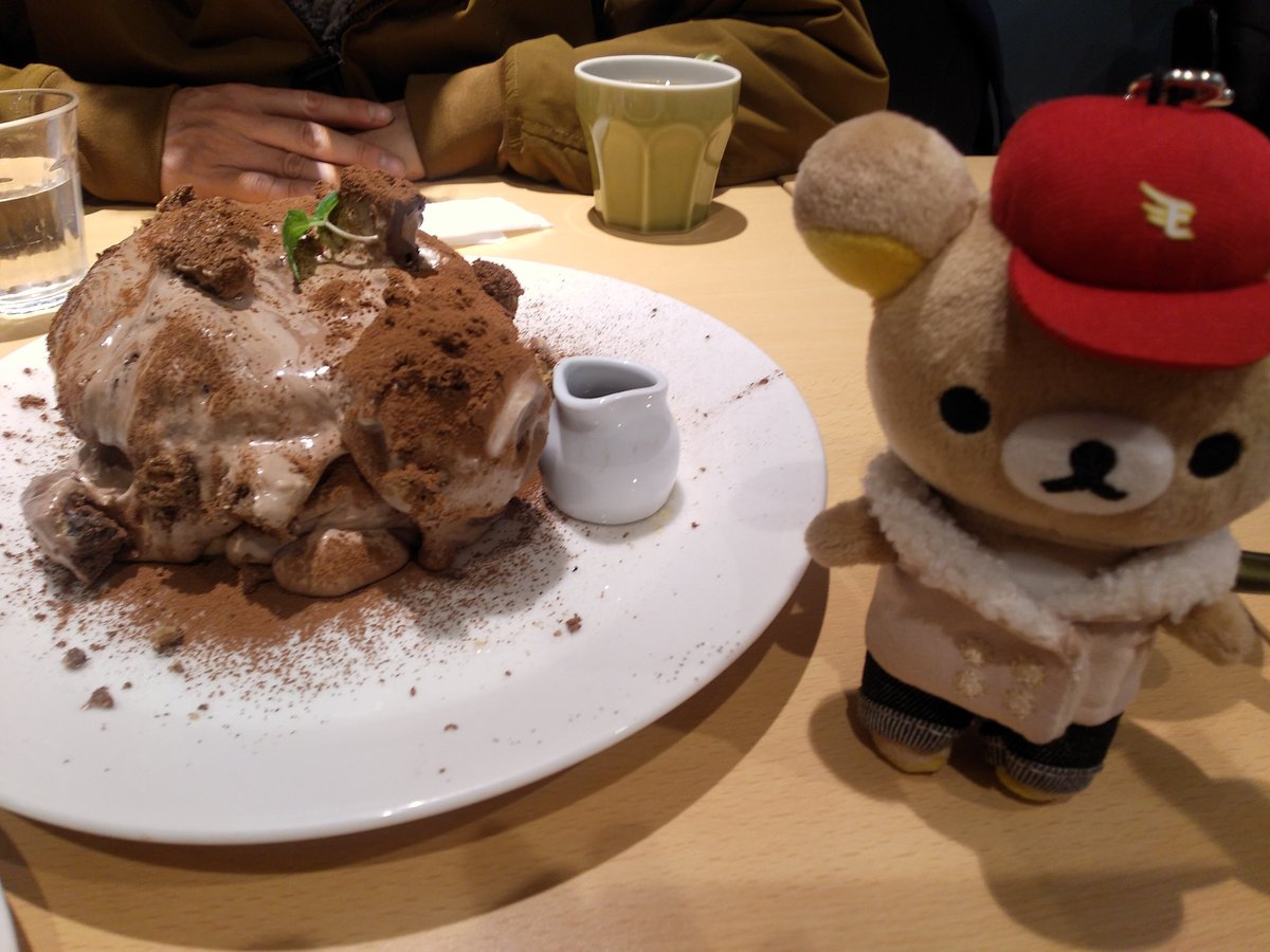 azumi041's tweet photo. 世の中は連休っぽかったけど夫さんはお仕事だったので遠出はせずに近隣でおやつ、駅弁フェアで旅行気分🍱😋

フロストヘイブンは海シナリオ
xと書かれたカードっていつ使うんだろうねーとか言っていたんだけど、説明書見直してみたら普通に説明があって二人とも読み落としていることに愕然とした https://t.co/M21LwQ7BUp