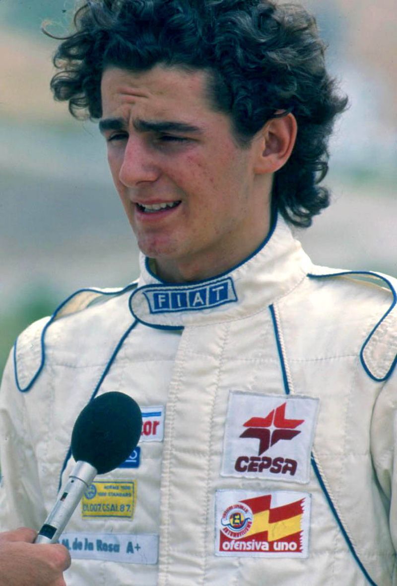 Hoy cumple 55 años el piloto español Pedro Martínez de la Rosa <a href="/PedrodelaRosa1/">Pedro de la Rosa</a> . Campeón de la F Renault británica 1992 F3 japonesa 95, la F Nippon y el GT japonés 97, llegó a la F1 en 1999 puntuando en su debut. 105 GP, 1 vuelta rápida, 1 podio y 35 puntos.