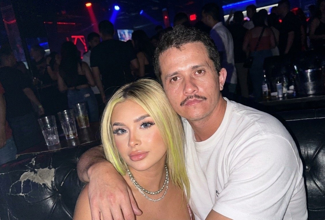 🚨🇲🇽速報🚨

有名インフルエンサーであり、OnlyFansのスターでもあるマリア・ジュリッサをめぐって新たな証拠が浮上しています。

報道によると、麻薬取引と、エル・メンチョとして知られる故カルテルのボスとの疑惑的な繋がりと裏切りが示唆されています。