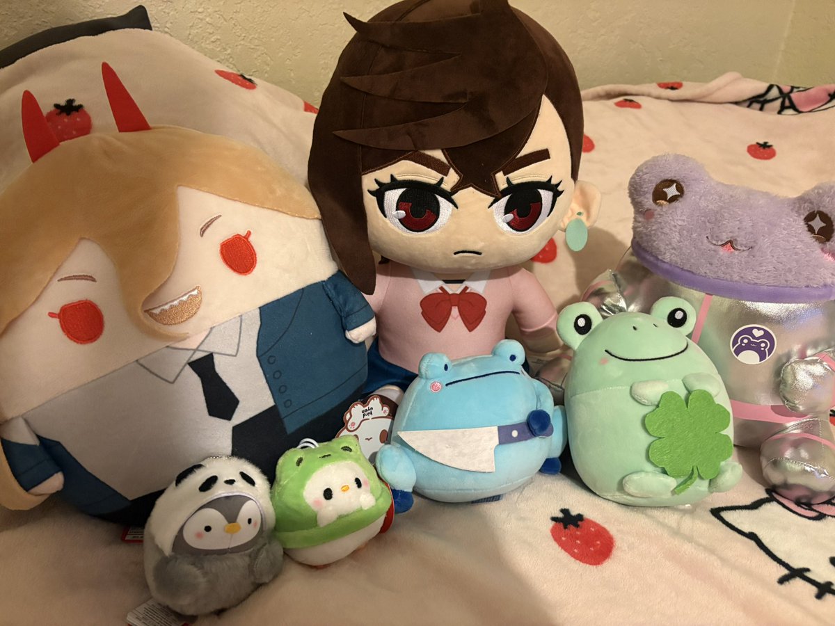 SmolLuna_'s tweet photo. Just a few things I got for my birthday today!! https://t.co/A47C2CFdro