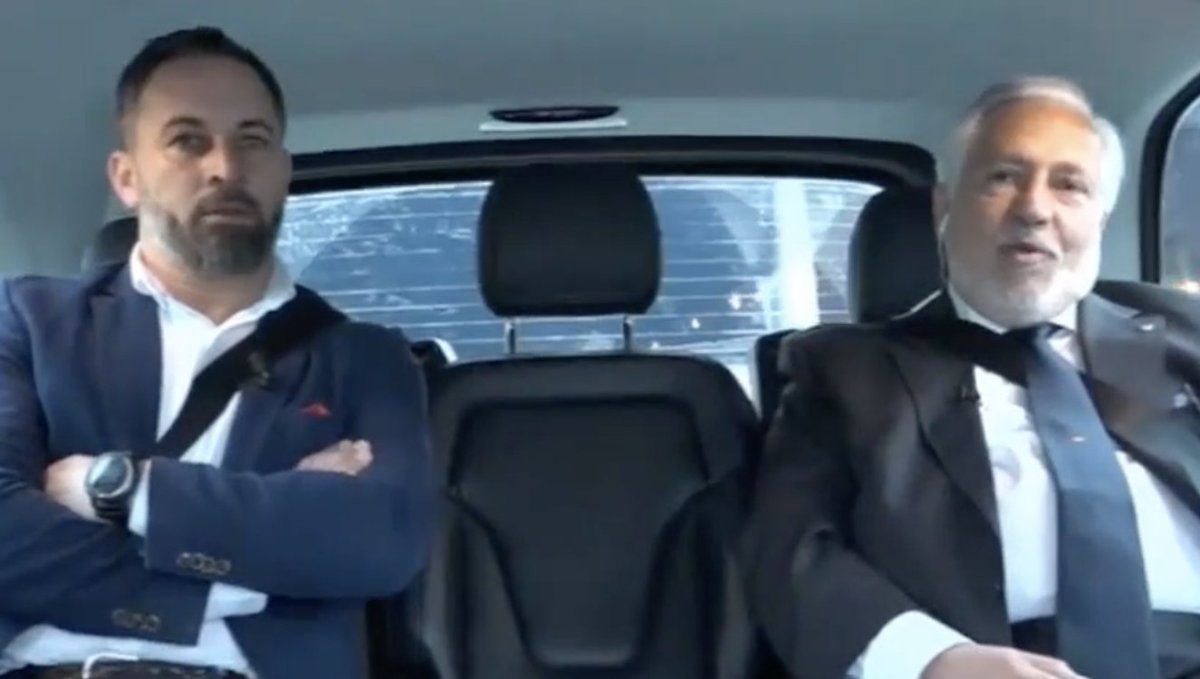 ¿Está Ariza tras el cese de Ortega Smith? Julio Ariza, soporte y altavoz de Vox, tendría una deuda con Hacienda superior a los 20 millones de euros y estaría detrás del ascenso de Abascal al liderazgo único de Vox.¿Destapará Ortega Smith los trapos sucios de Vox?