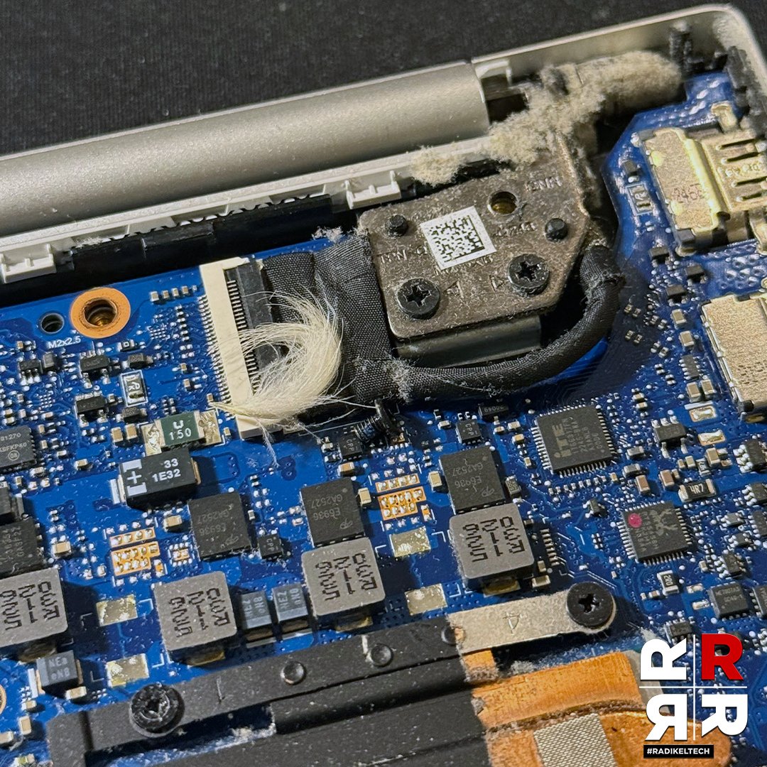 RadikelTech's tweet photo. Laptop HP Pavillion 15-egxx
-Cannot on, motherboard repair
-Dust cleaning services and thermal paste replacement

We provide computer and laptop services, including repairs and upgrades, in Ipoh.

For a quick response, reach out to us via WhatsApp at https://t.co/P5o3Gz3KMv https://t.co/XaQDKrSuZr