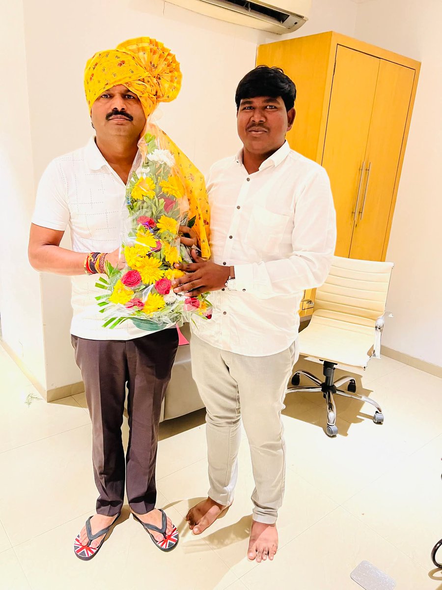 PadalkarPrafull's tweet photo. महाराष्ट्राचे बहुजनांचे नेते आमदार मा.गोपीचंद पडळकर साहेब यांची भारतीय जनता पार्टीच्या #प्रदेश_उपाध्यक्षपदी निवड झाल्याबद्दल हार्दिक अभिनंदन..

Gopichand Padalkar - गोपीचंद पडळकर https://t.co/H1GCkA4kc0