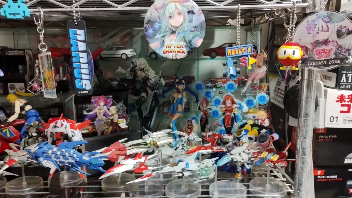 333SPGTO_X's tweet photo. #セガハード 棚 少しレイアウト整理しました。
TAITAN基板ミニチュアどっか行っちゃったけどw
#メガドライブ #セガサターン #ドリームキャスト #セガマークIII #SG1000II #SC3000 #NOMAD #GENESIS #SC3000 #MASTERSYSTEM #アストロシティ
動画は以前のレイアウト
➡https://t.co/gy4HjNlWko https://t.co/o3YwS27hBE