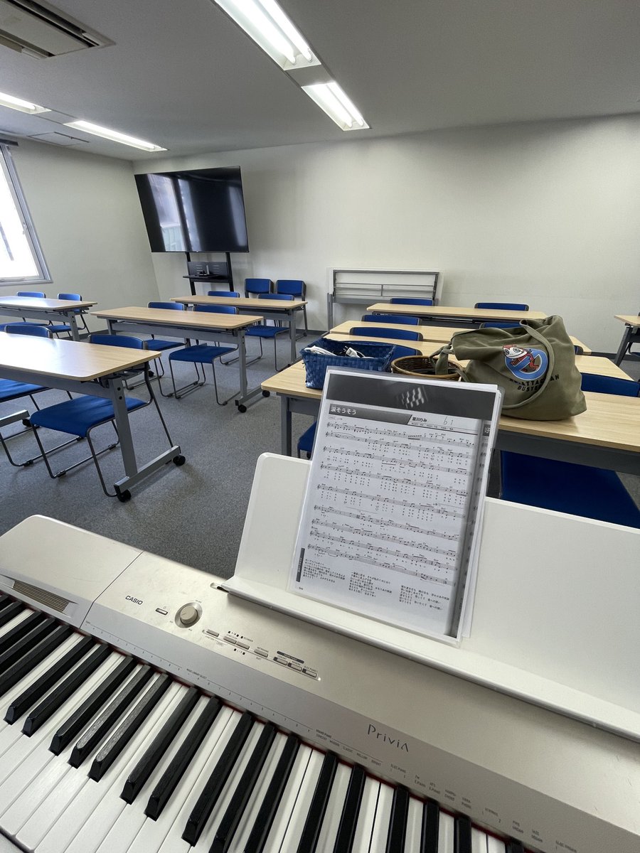 【ボイストレーニングレッスン】
2/24(火)
本日はKTCおおぞら学園という通信制の高校にてボイストレーニングを実施しました🎹

#困ったちゃんバスターズ#介護レクリエーション#誤嚥性肺炎予防のためのボイストレーニング#健康#伊藤優作