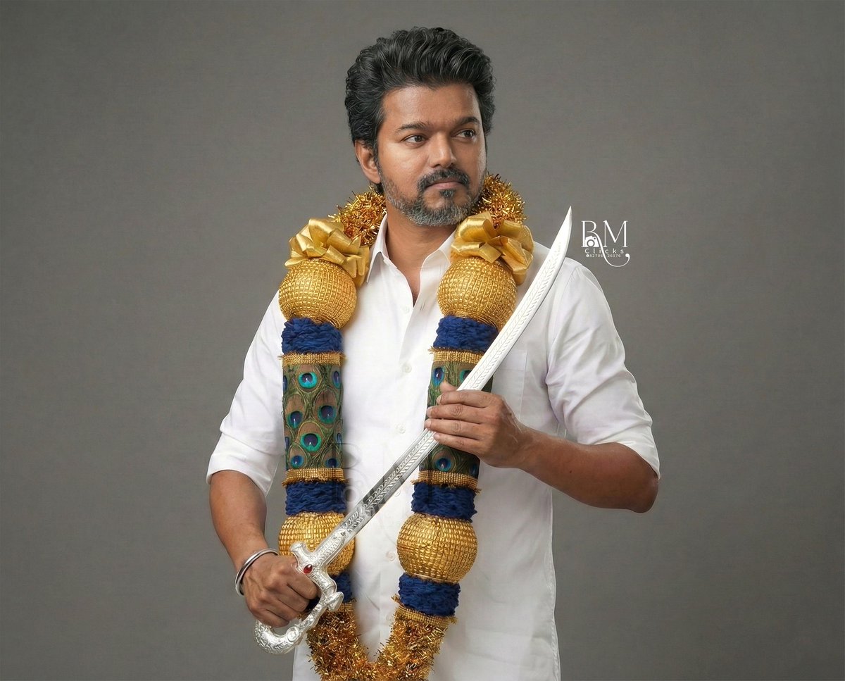 Akilan_offical's tweet photo. அண்ணன்
@actorvijay 👑💥...

#விசில்புரட்சி 
#TVKVijay #WhistleForTVK #TVK #ThalapathyVijay #தமிழகவெற்றிக்கழகம் https://t.co/i22YPwVS7b