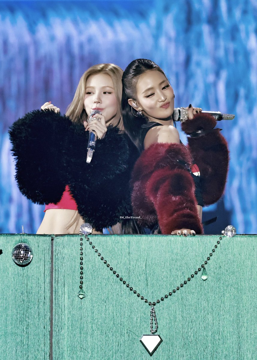 ถ้ามิยอนเป็นคนไทยชีจะเป็นคนแรก ๆ ที่เดินไปบอกค่ายว่าอยากเล่น GL กับมินนี่ ณิชา ยนตรรักษ์ ให้สมมงประธานสมคมเคะไม่เคยเบื่อเมะ เมะซึนแค่ไหน ชีก็รัก อะไรที่เป็นมินนี่ดีที่สุดเสมอ หลงรักความเป็นไทย No.1 ผู้ที่ทำให้อินชอนกับสุขุมวิทใกล้กันแค่คืบ มัดหมี่ มยุรี มิยอน โจส่งเข้าประกวด