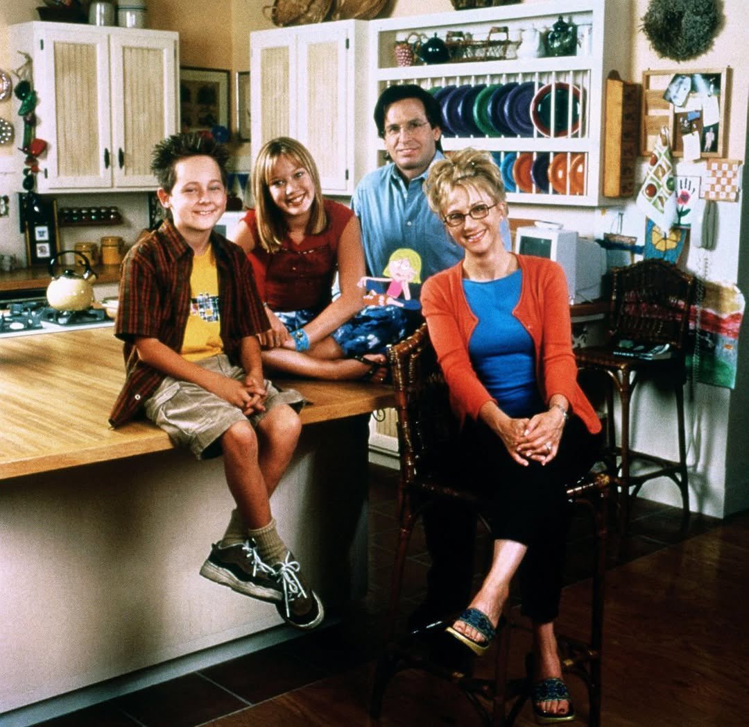 Hilary Duff habla sobre su ex coprotagonista de 'Lizzie McGuire', Robert Carradine, tras la noticia de su fallecimiento.

Esto duele. Es muy difícil afrontar esta realidad sobre un viejo amigo. Había tanto cariño en la familia McGuire y siempre me sentí muy querido por mis padres