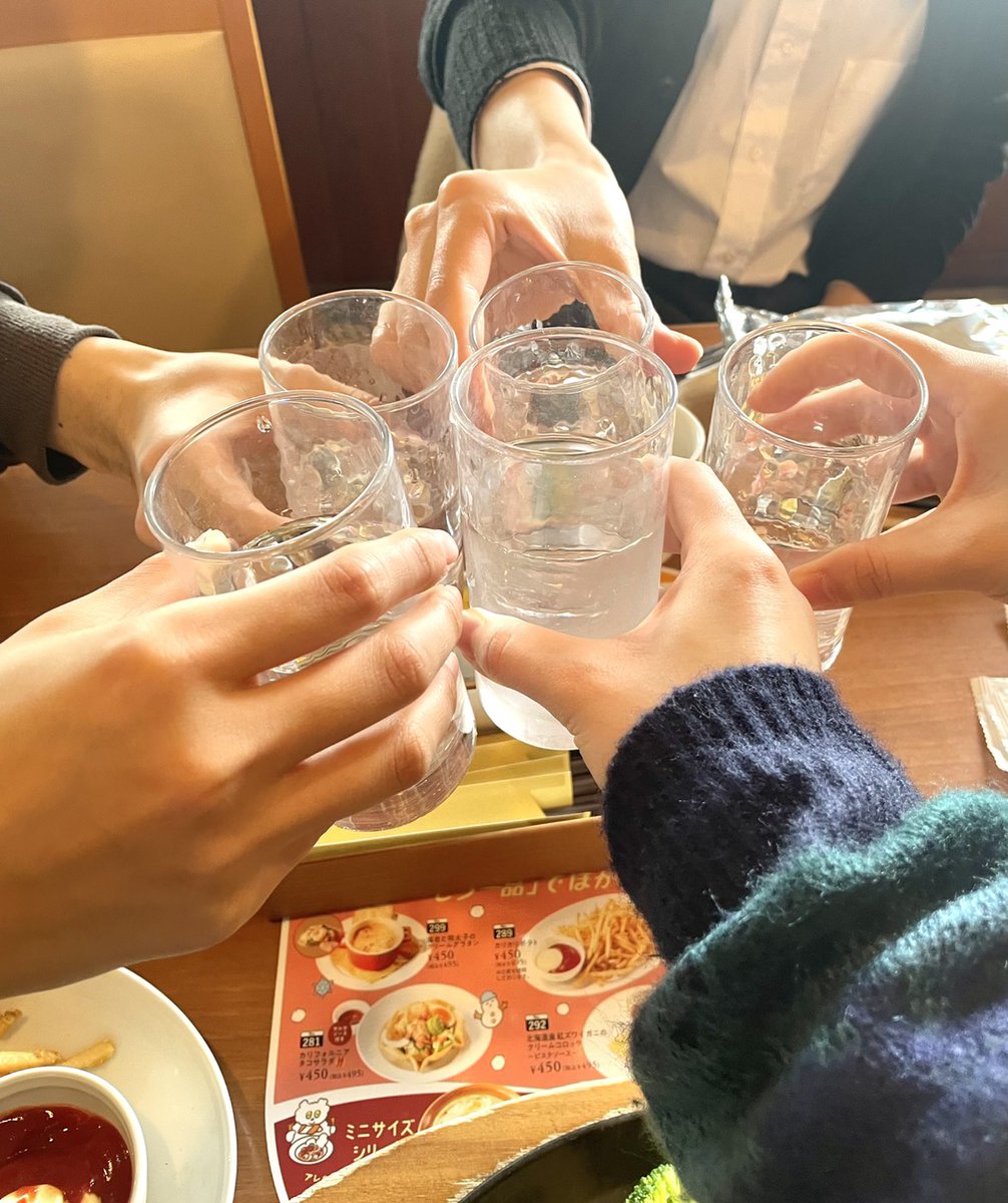 nijimiya's tweet photo. 本日、先輩をお送りする追いコンを行いました。
 にじみやで出会えたご縁に改めて感謝しています。
 参加してくださった皆さん、本当にありがとうございました。
  
4月には新入生向けの新歓も予定しています！ 
詳細は後日お知らせしますので、ぜひチェックしてくださいね😊
#宇都宮　#セクマイ https://t.co/njrZVjCLCZ