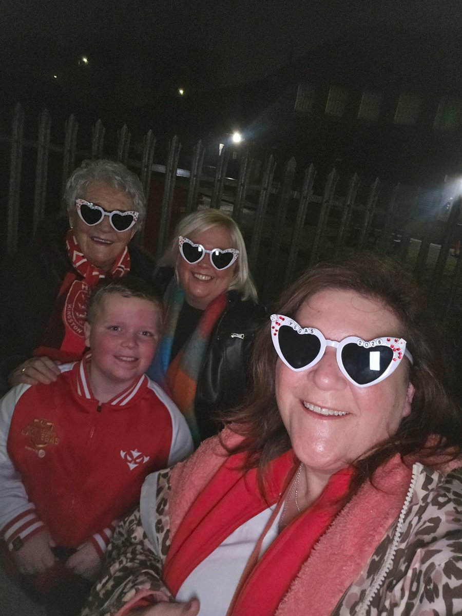 PennyJ75's tweet photo. #1stStopSanFransisco #ThenVegasBaby
#RedArmy #WorldClubChampions #SuperLeagueChampions #ChallengeCupWinners #LeagueLeadersWinners #HullKR #SuperLeagueRL @hullkrofficial https://t.co/5emSjYcTko