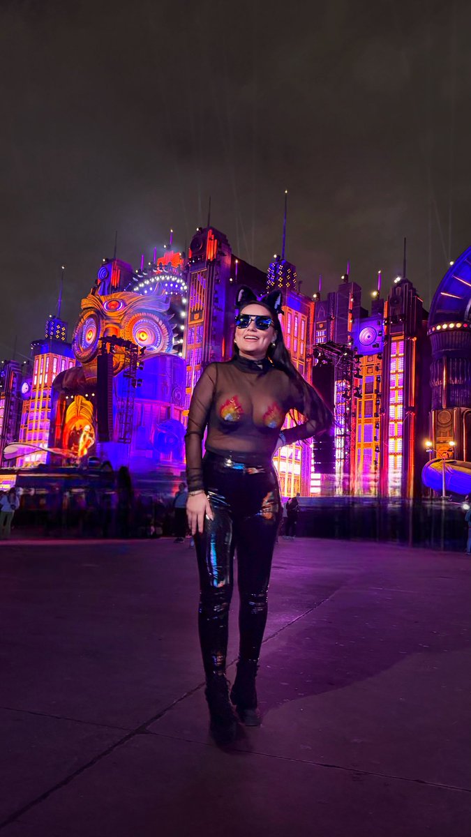 ileacncio's tweet photo. Techno girl #EDC2026 @EDC_MEXICO https://t.co/iP4g0mx4hD