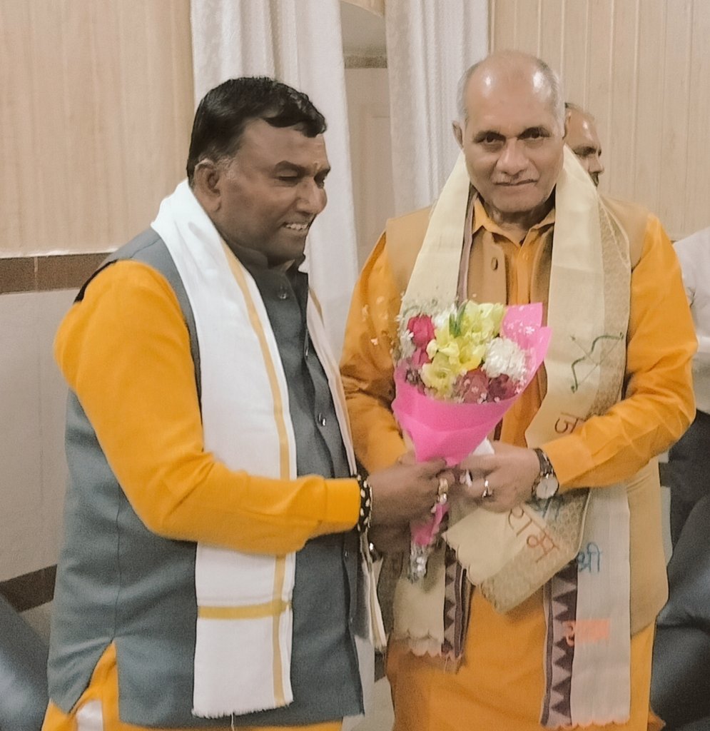 आज निरीक्षण भवन उन्नाव में जिला प्रभारी एवं कैबिनेट मंत्री माननीय श्री धर्मपाल सिंह जी का स्वागत करते हुए।
<a href="/BJP4UP/">BJP Uttar Pradesh</a>